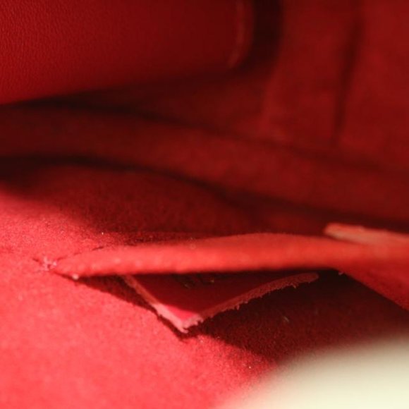 Louis Vuitton Limited Edition Red Quilted Leather - Picture 4 of 12
